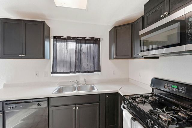 1809 Taos Ct, Modesto, CA 95351