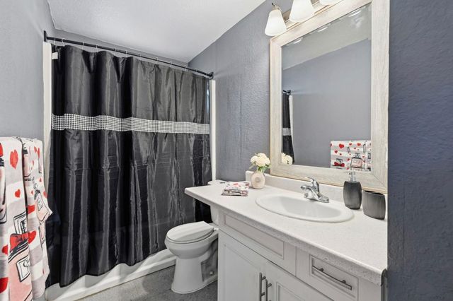 1809 Taos Ct, Modesto, CA 95351