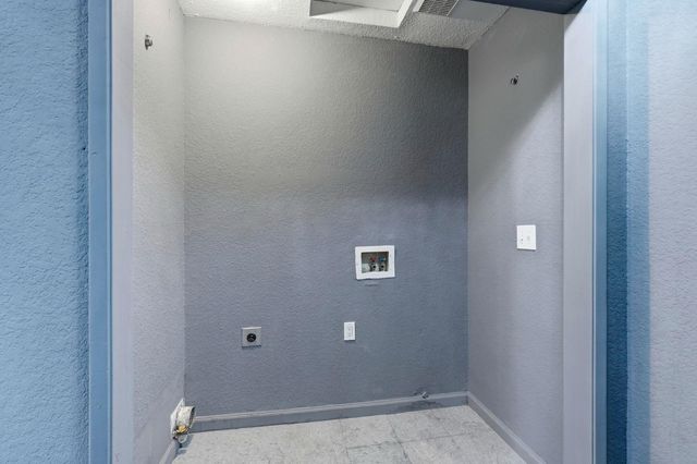 1809 Taos Ct, Modesto, CA 95351