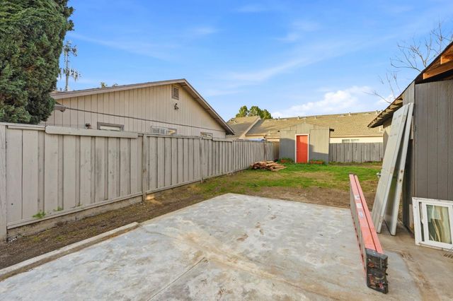 1809 Taos Ct, Modesto, CA 95351