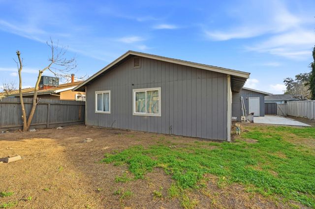 1809 Taos Ct, Modesto, CA 95351