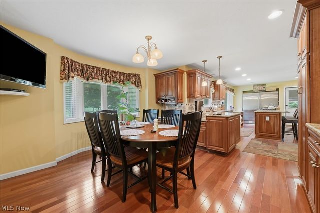 6975 Columbia Road, Olmsted Falls, OH 44138