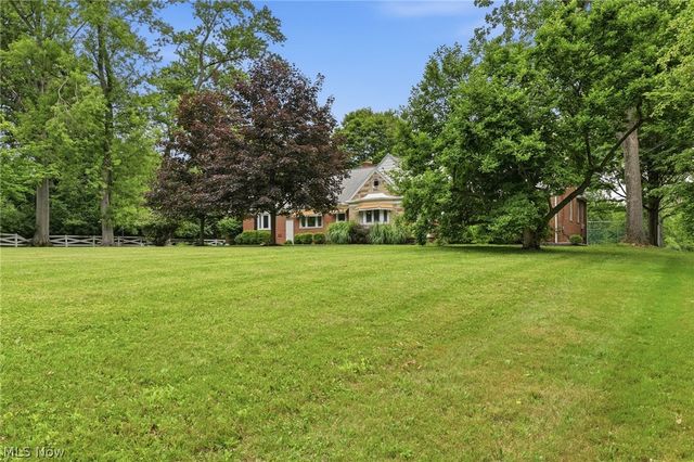 6975 Columbia Road, Olmsted Falls, OH 44138