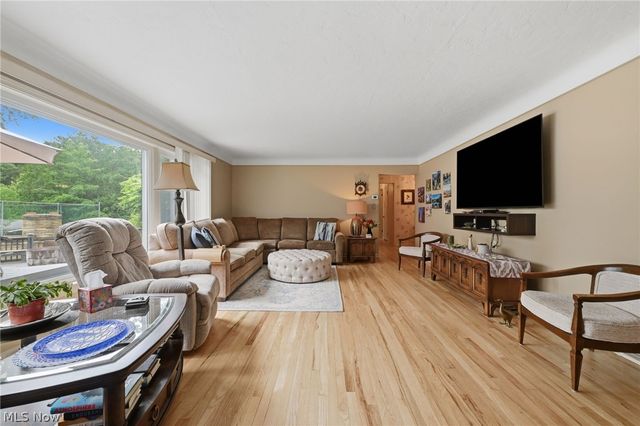 6975 Columbia Road, Olmsted Falls, OH 44138