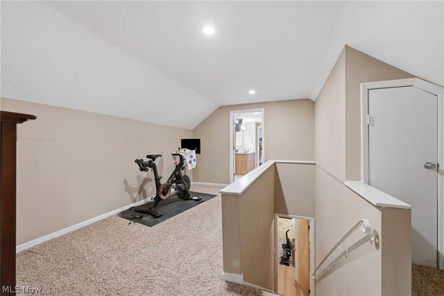 6975 Columbia Road, Olmsted Falls, OH 44138