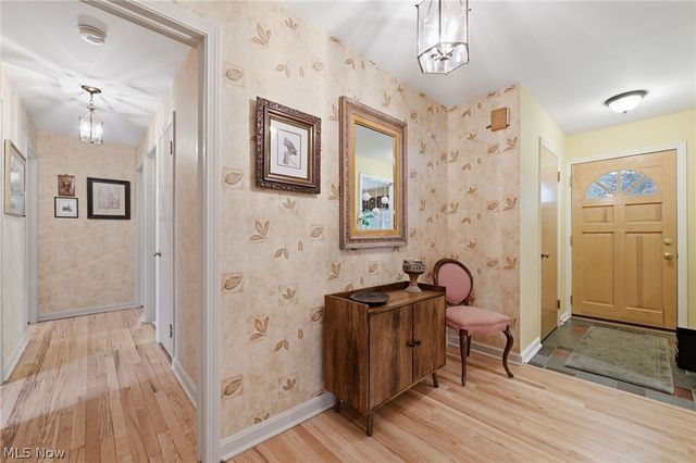 6975 Columbia Road, Olmsted Falls, OH 44138