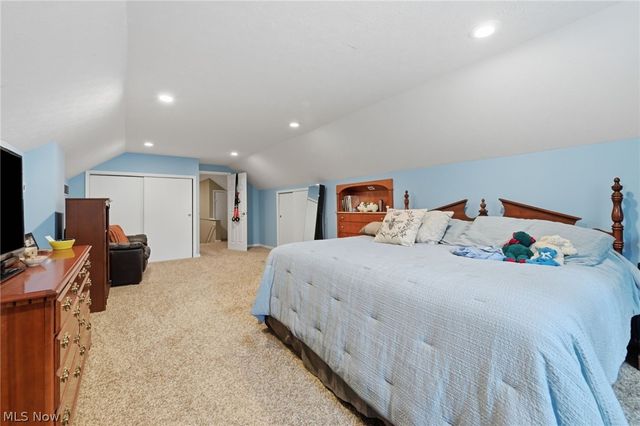 6975 Columbia Road, Olmsted Falls, OH 44138