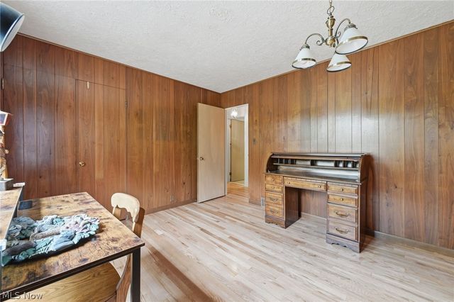 6975 Columbia Road, Olmsted Falls, OH 44138
