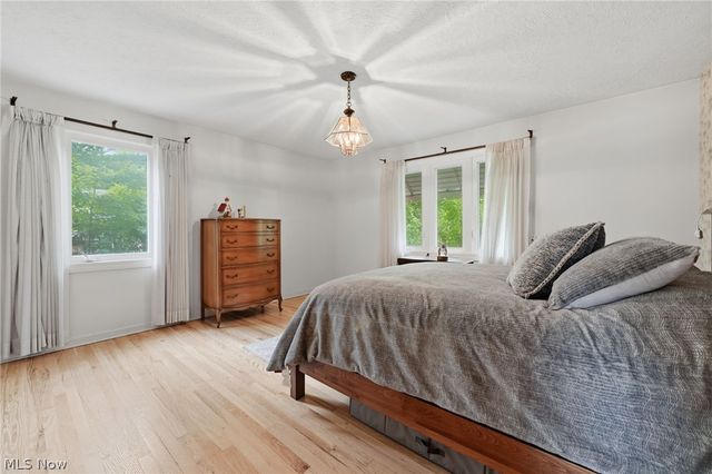 6975 Columbia Road, Olmsted Falls, OH 44138