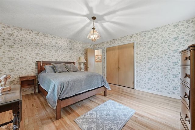 6975 Columbia Road, Olmsted Falls, OH 44138