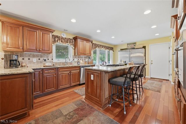 6975 Columbia Road, Olmsted Falls, OH 44138