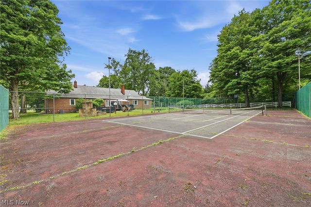 6975 Columbia Road, Olmsted Falls, OH 44138