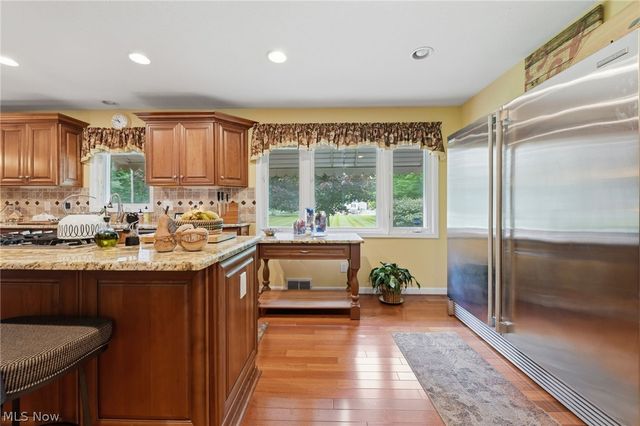 6975 Columbia Road, Olmsted Falls, OH 44138