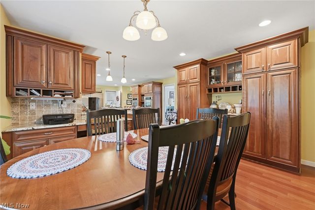 6975 Columbia Road, Olmsted Falls, OH 44138