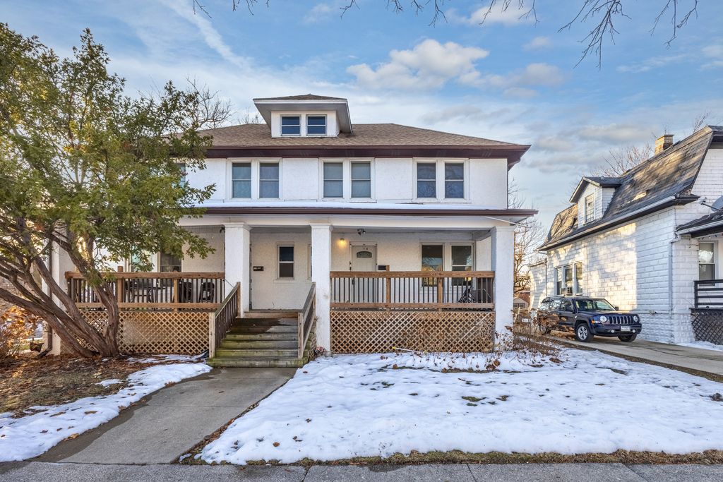 1118 S 7th Avenue, Maywood, IL 60153