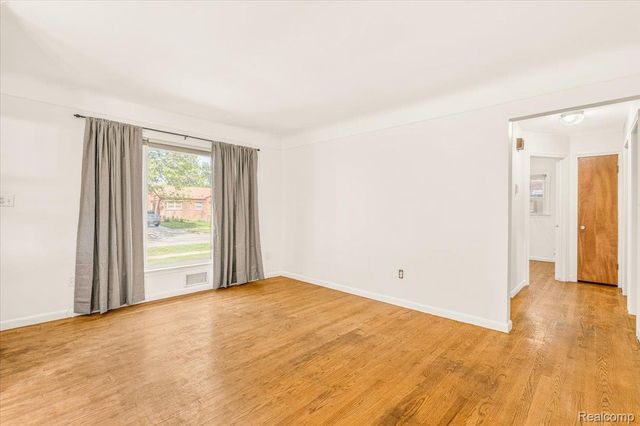 11802 Columbia, Redford Charter Township, MI 48239