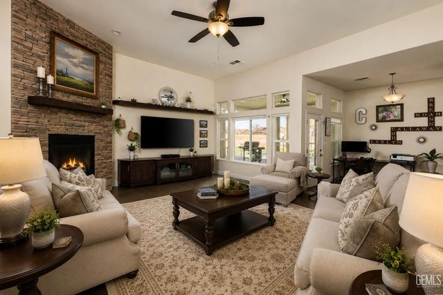 4140 Meadow Lake Drive, Bakersfield, CA 93314