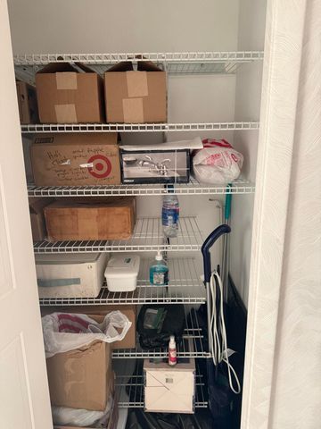 399 Lakeview Drive 202, Weston, FL 33326