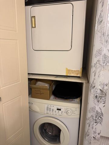 399 Lakeview Drive 202, Weston, FL 33326