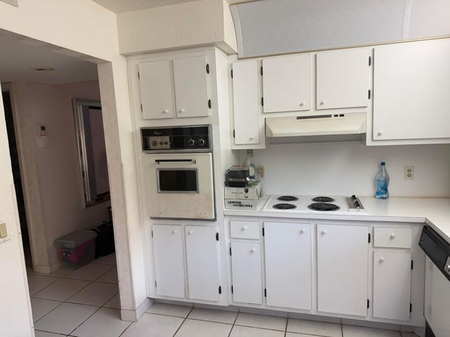 399 Lakeview Drive 202, Weston, FL 33326