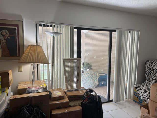 399 Lakeview Drive 202, Weston, FL 33326