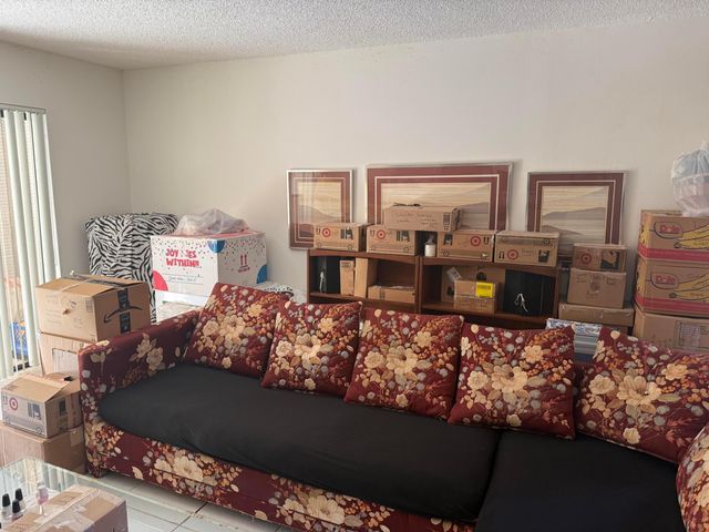 399 Lakeview Drive 202, Weston, FL 33326