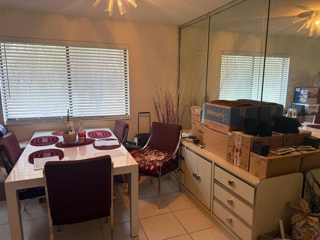 399 Lakeview Drive 202, Weston, FL 33326