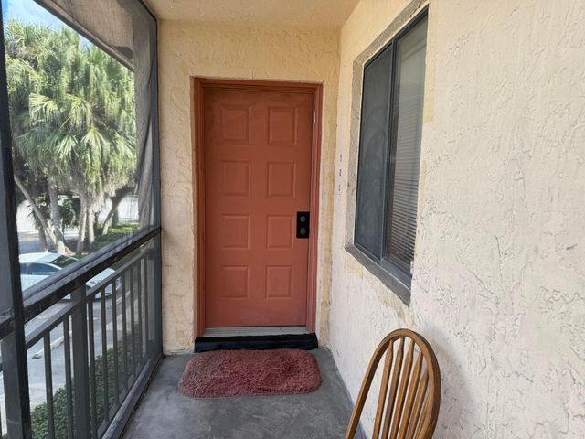 399 Lakeview Drive 202, Weston, FL 33326