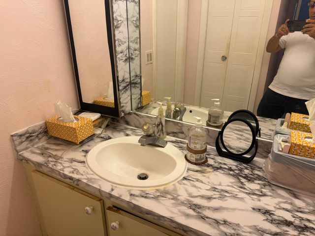 399 Lakeview Drive 202, Weston, FL 33326