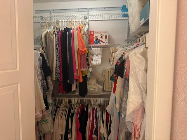 399 Lakeview Drive 202, Weston, FL 33326