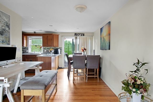 26 Moreland Ave 28, Dedham, MA 02026