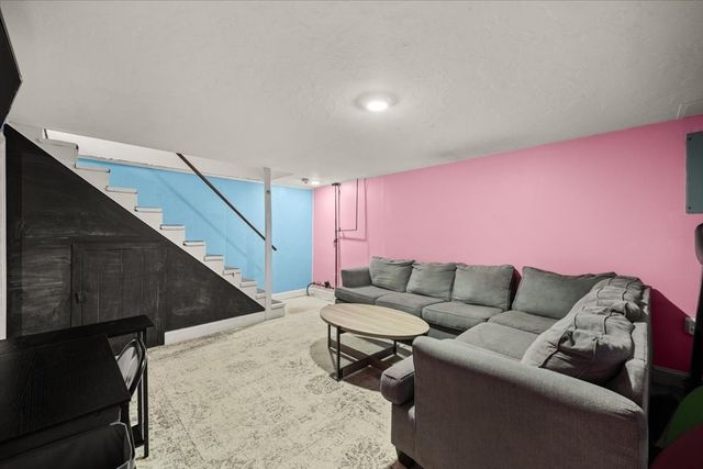 43 Willow Ridge Dr 43, Bridgewater, MA 02324