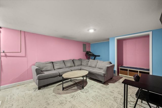 43 Willow Ridge Dr 43, Bridgewater, MA 02324