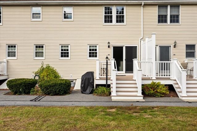 43 Willow Ridge Dr 43, Bridgewater, MA 02324