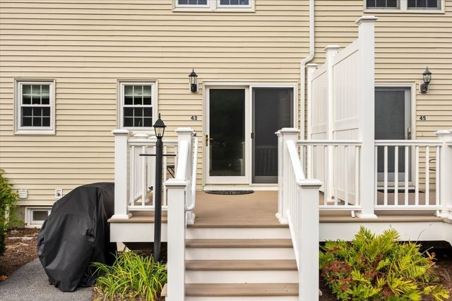 43 Willow Ridge Dr 43, Bridgewater, MA 02324