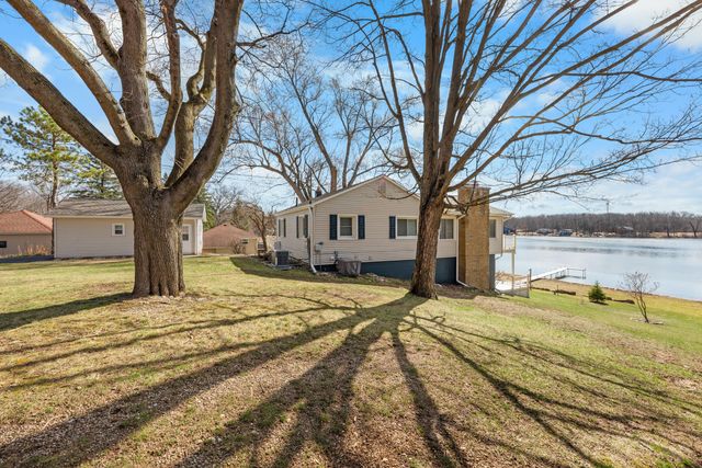 11159 W Perch Lake Drive W, Cement City, MI 49233