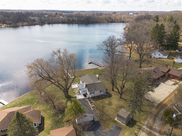 11159 W Perch Lake Drive W, Cement City, MI 49233