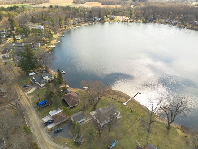 11159 W Perch Lake Drive W, Cement City, MI 49233