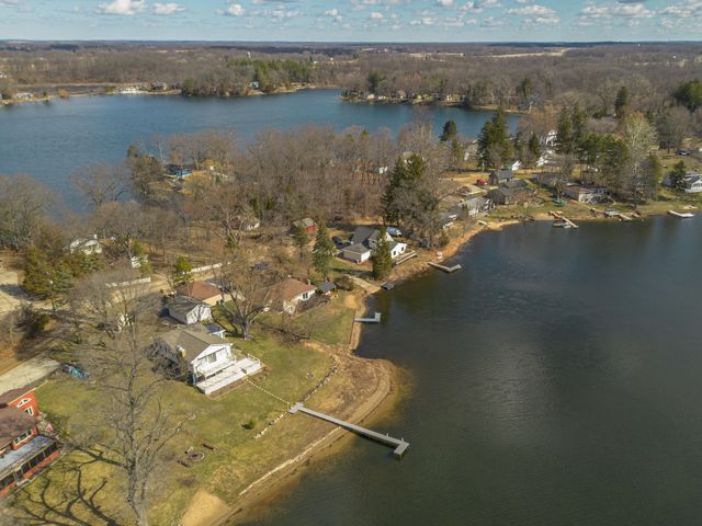 11159 W Perch Lake Drive W, Cement City, MI 49233