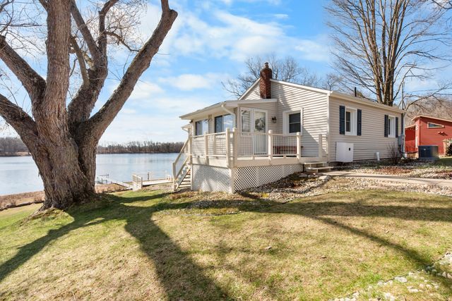 11159 W Perch Lake Drive W, Cement City, MI 49233