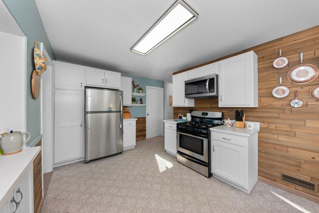 11159 W Perch Lake Drive W, Cement City, MI 49233