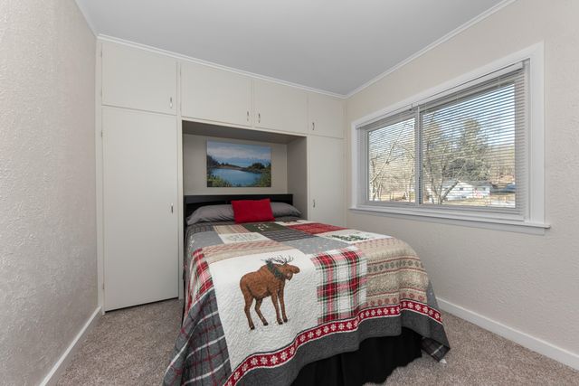 11159 W Perch Lake Drive W, Cement City, MI 49233