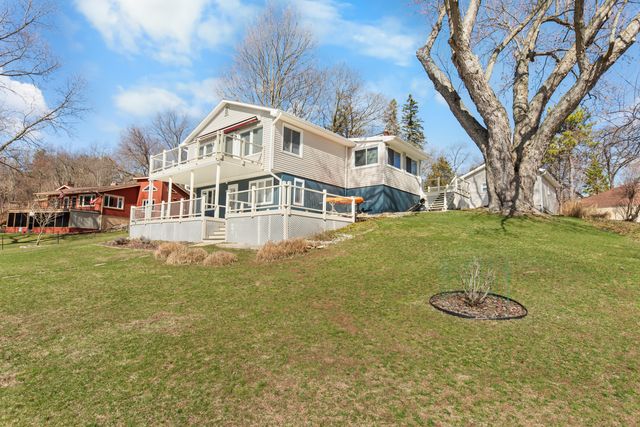 11159 W Perch Lake Drive W, Cement City, MI 49233