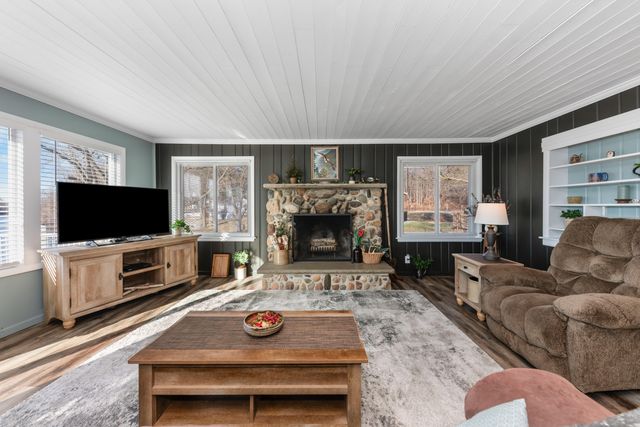 11159 W Perch Lake Drive W, Cement City, MI 49233