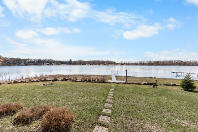 11159 W Perch Lake Drive W, Cement City, MI 49233