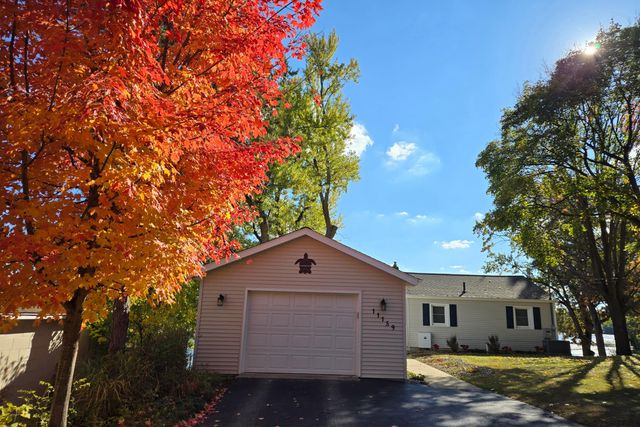 11159 W Perch Lake Drive W, Cement City, MI 49233