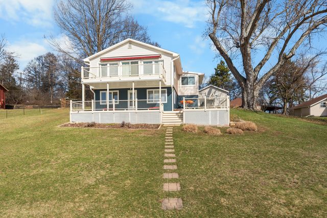 11159 W Perch Lake Drive W, Cement City, MI 49233