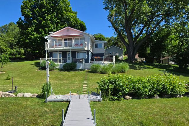 11159 W Perch Lake Drive W, Cement City, MI 49233