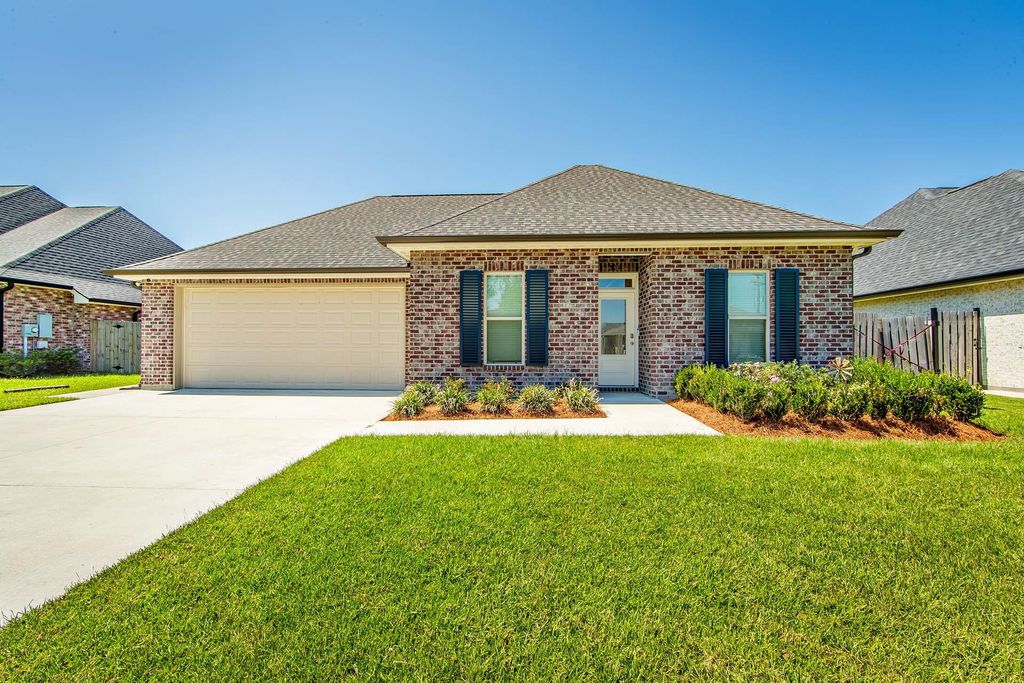 204 Sugar Ridge Drive, Houma, LA 70360