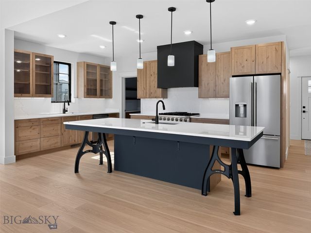86 Hilgard Peak Court, Bozeman, MT 59718